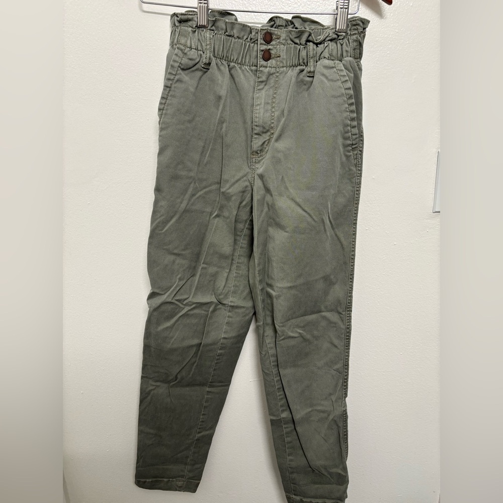Universal Thread Women’s Sage Chinos